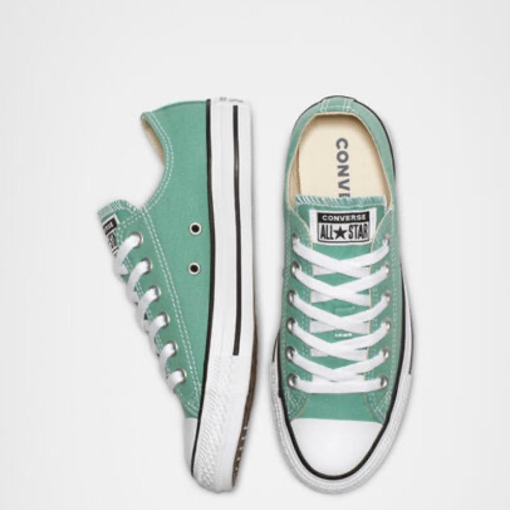 NWT Women Converse Sneakers